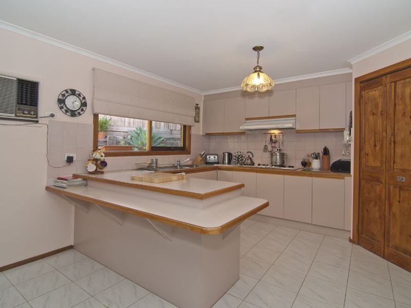1 Lockley Close, Endeavour Hills VIC 3802