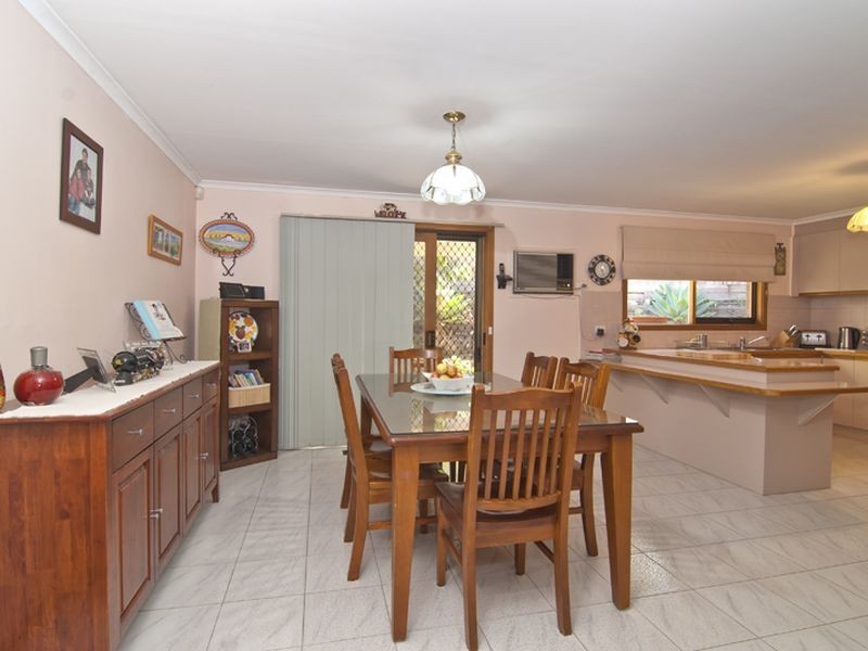 1 Lockley Close, Endeavour Hills VIC 3802