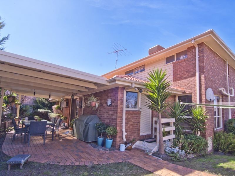 1 Lockley Close, Endeavour Hills VIC 3802