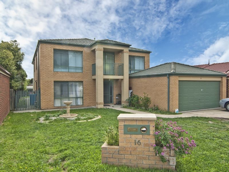 16 Canterbury Close, Narre Warren VIC 3805