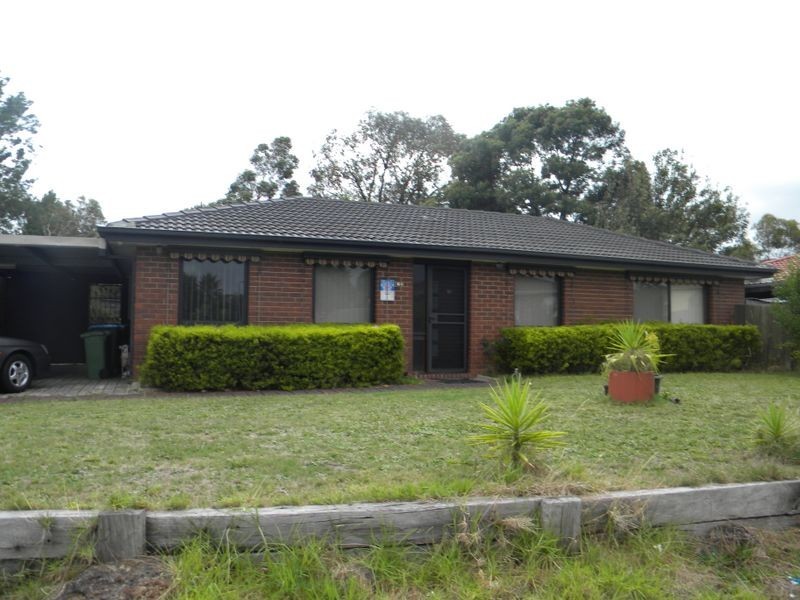 23 Axedale Crescent, Endeavour Hills VIC 3802