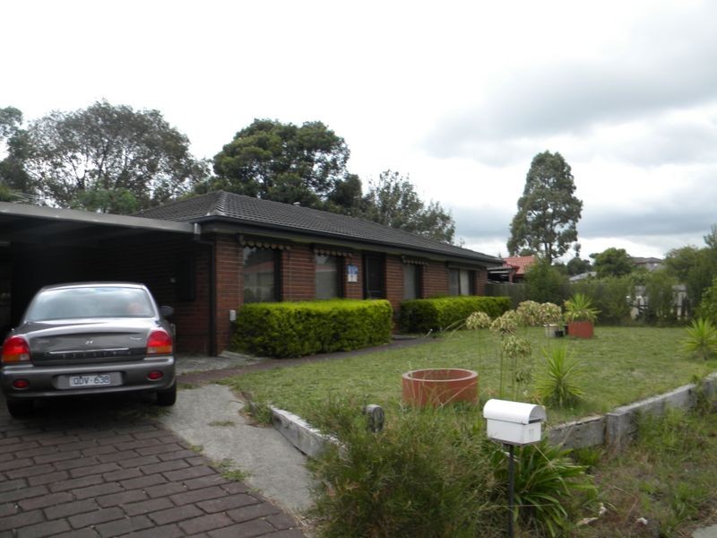 23 Axedale Crescent, Endeavour Hills VIC 3802