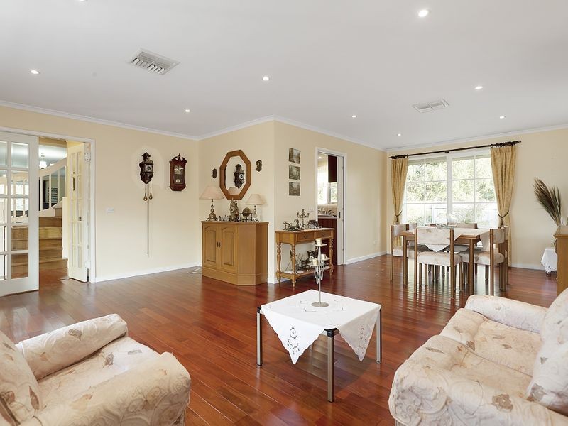 12 Wevlin Close, Endeavour Hills VIC 3802