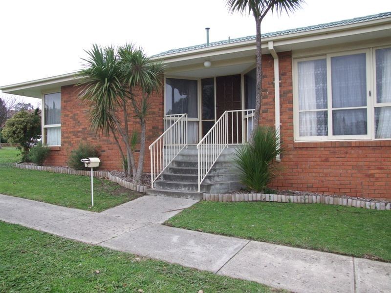 5 Lawson Way, Endeavour Hills VIC 3802