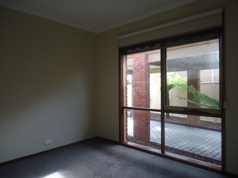 10 Fenton Court, Keysborough VIC 3173