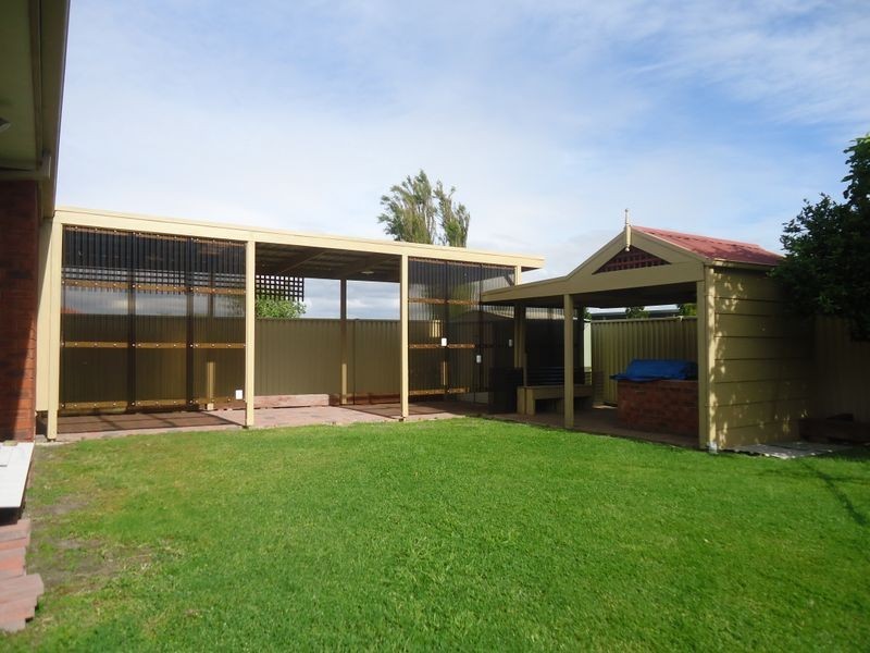 10 Fenton Court, Keysborough VIC 3173