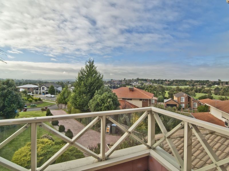 2 Lockley Close, Endeavour Hills VIC 3802