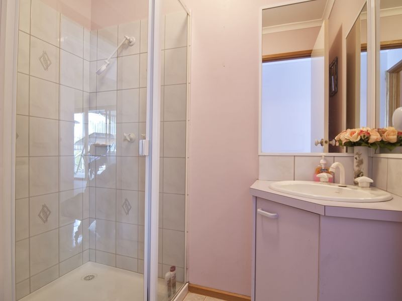 2 Lockley Close, Endeavour Hills VIC 3802