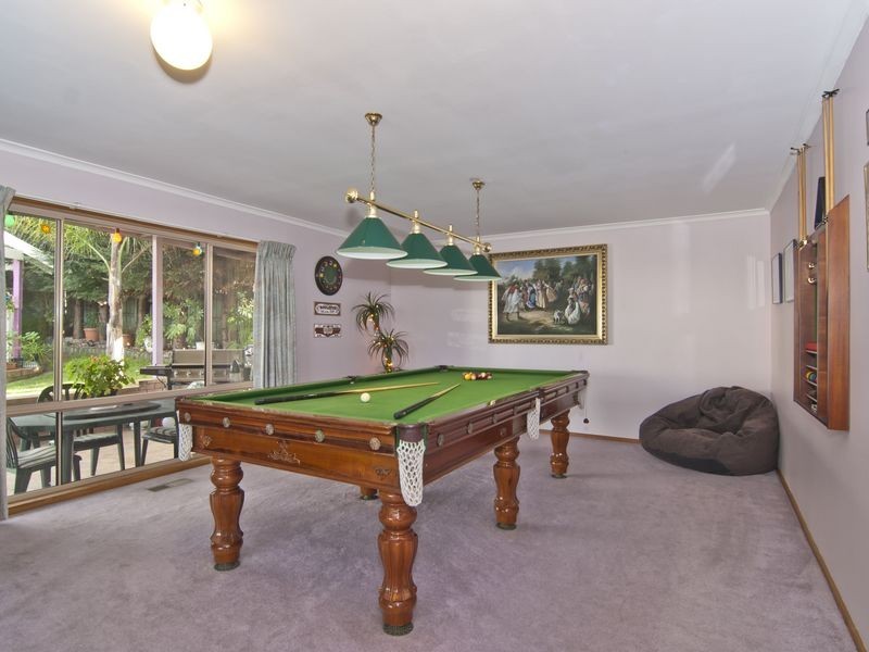 2 Lockley Close, Endeavour Hills VIC 3802