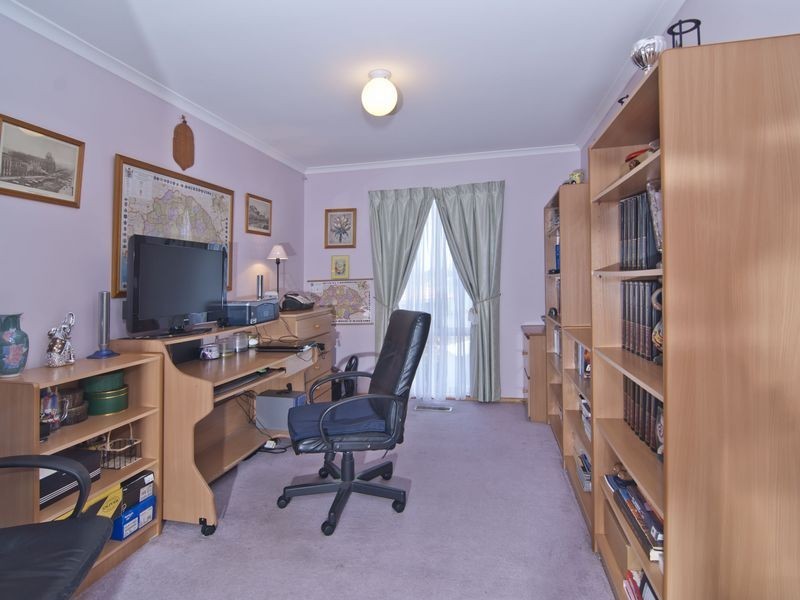 2 Lockley Close, Endeavour Hills VIC 3802