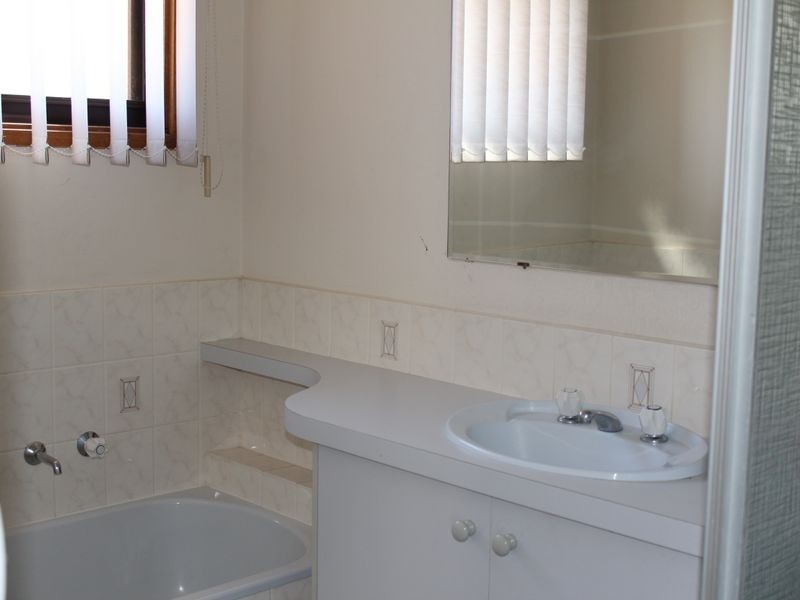 8 Kanumbra Court, Hallam VIC 3803