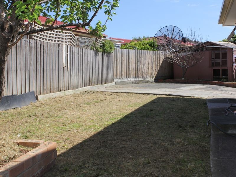 8 Kanumbra Court, Hallam VIC 3803