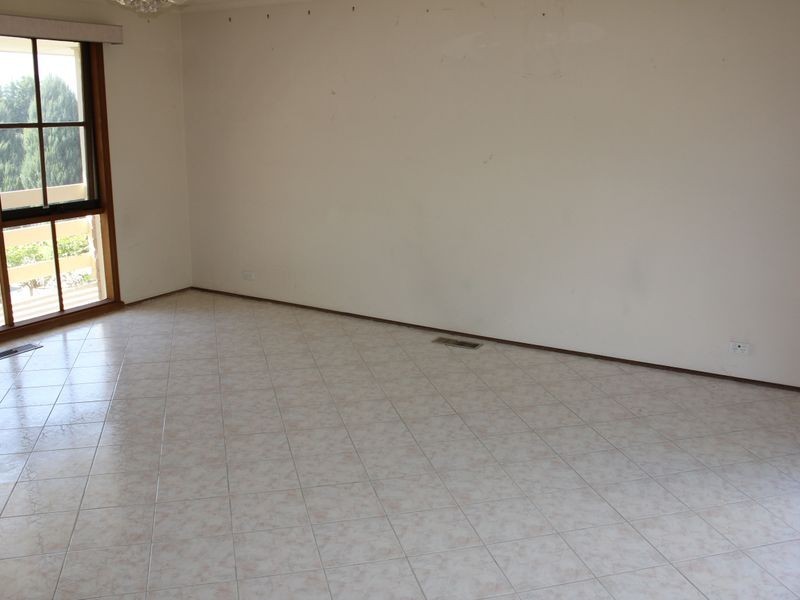 8 Kanumbra Court, Hallam VIC 3803