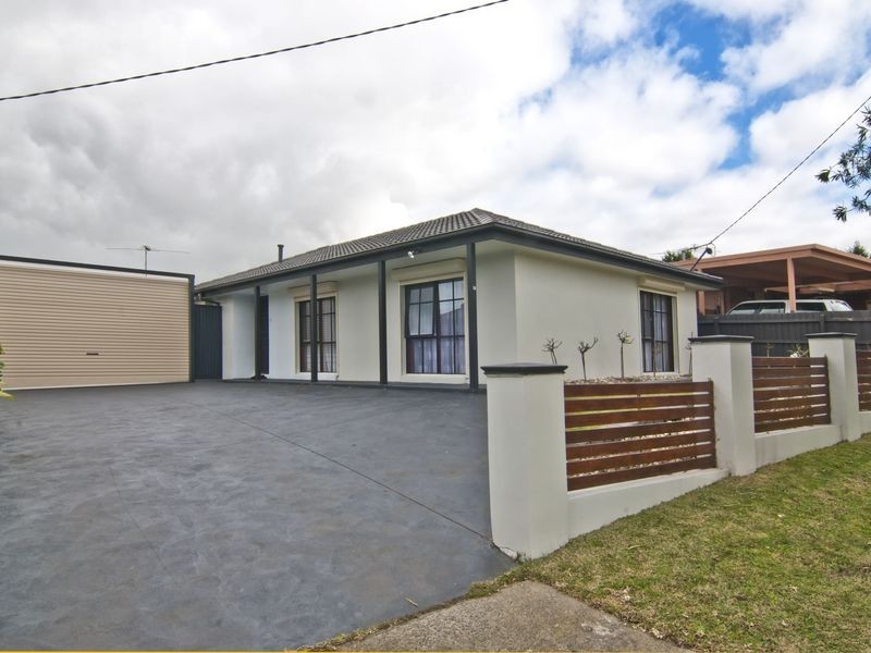 12 Simon Court, Hampton Park VIC 3976