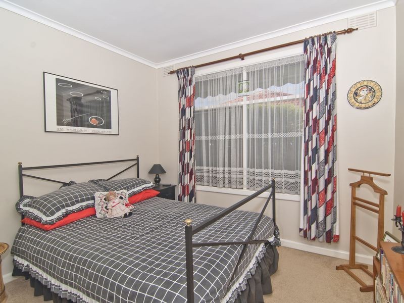 13 Leeside Street, Dandenong North VIC 3175