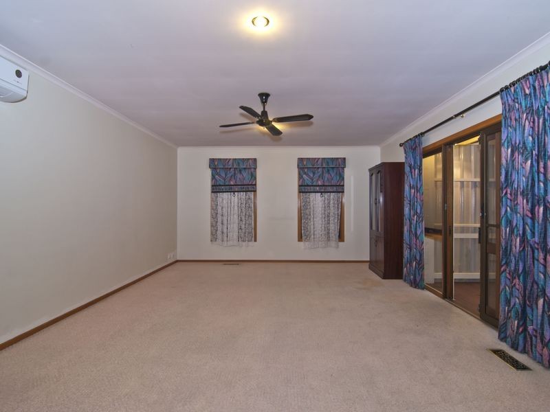 8 Antrim Close, Endeavour Hills VIC 3802