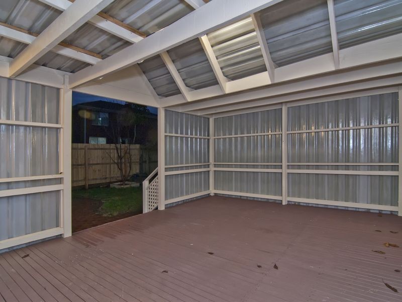 8 Antrim Close, Endeavour Hills VIC 3802