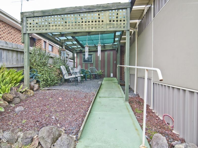 32 Cliffton Way, Endeavour Hills VIC 3802