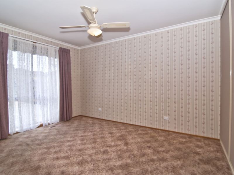 32 Cliffton Way, Endeavour Hills VIC 3802
