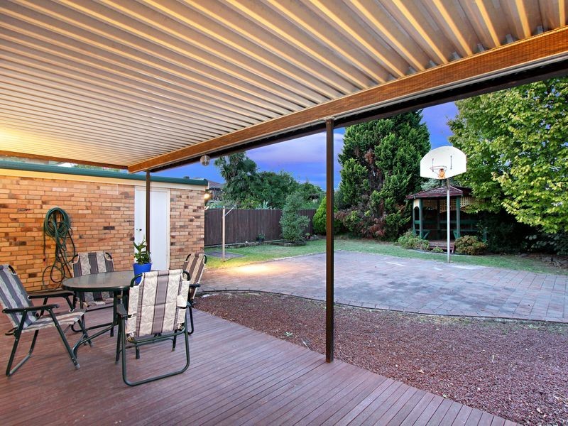 16 Robert Street, Chadstone VIC 3148