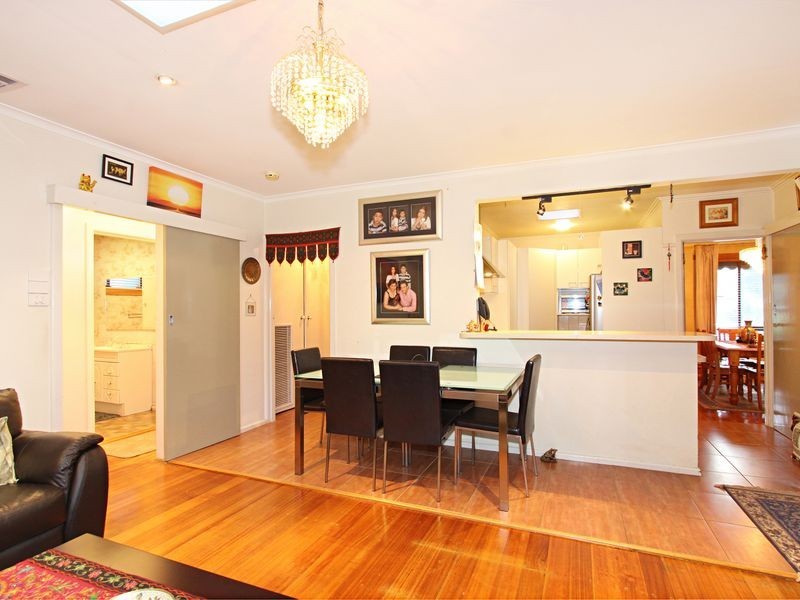 16 Robert Street, Chadstone VIC 3148