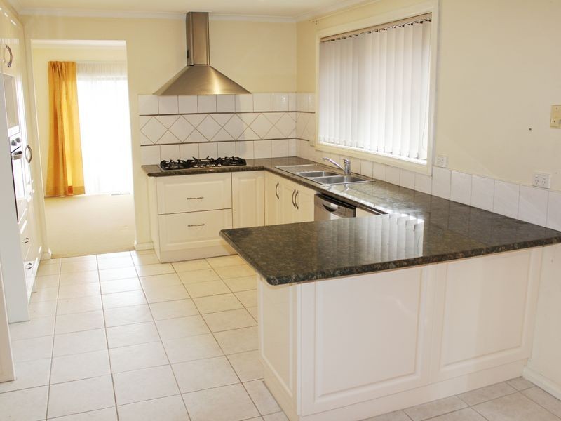 29 Thomas Mitchell Drive, Endeavour Hills VIC 3802