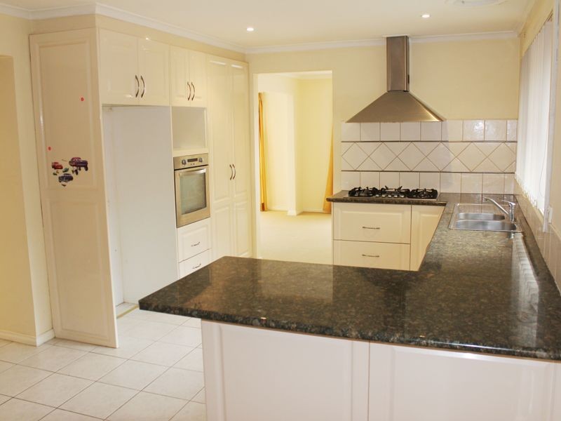 29 Thomas Mitchell Drive, Endeavour Hills VIC 3802