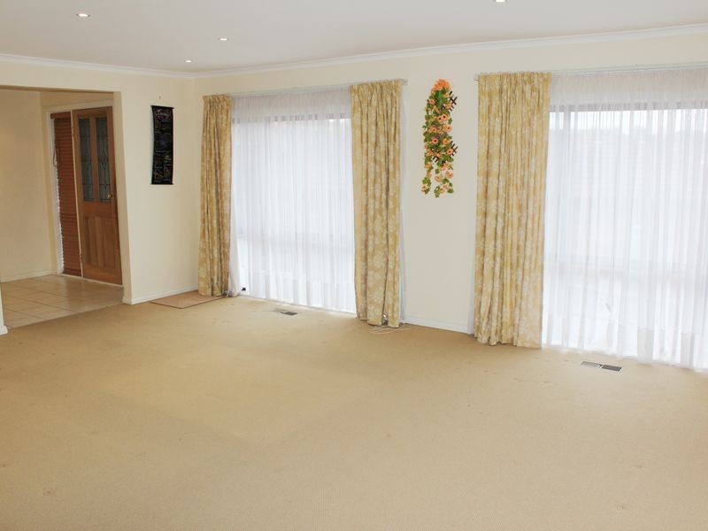 29 Thomas Mitchell Drive, Endeavour Hills VIC 3802