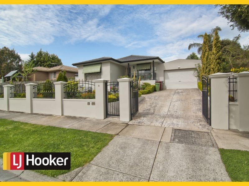 14 Isaac Smith Crescent, Endeavour Hills VIC 3802
