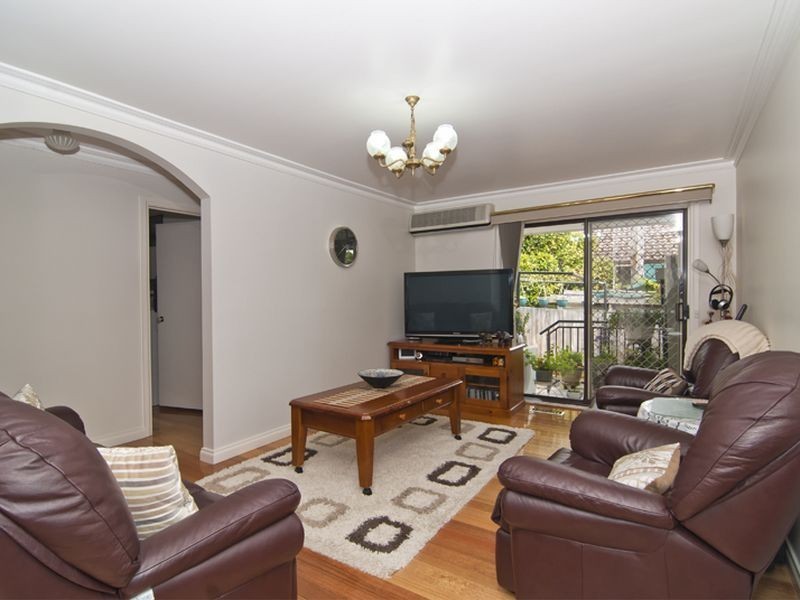 14 Isaac Smith Crescent, Endeavour Hills VIC 3802