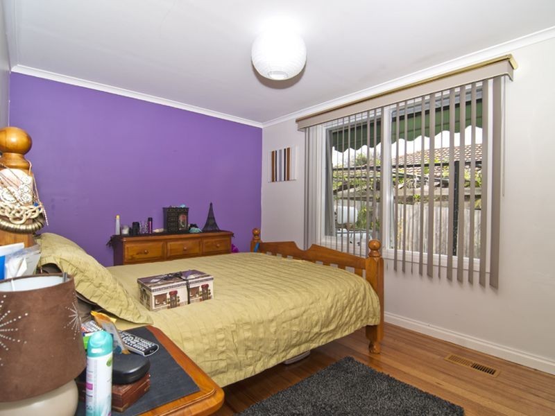 14 Isaac Smith Crescent, Endeavour Hills VIC 3802