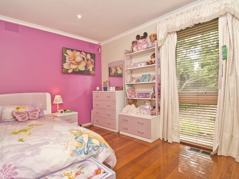 112 James Cook Drive, Endeavour Hills VIC 3802