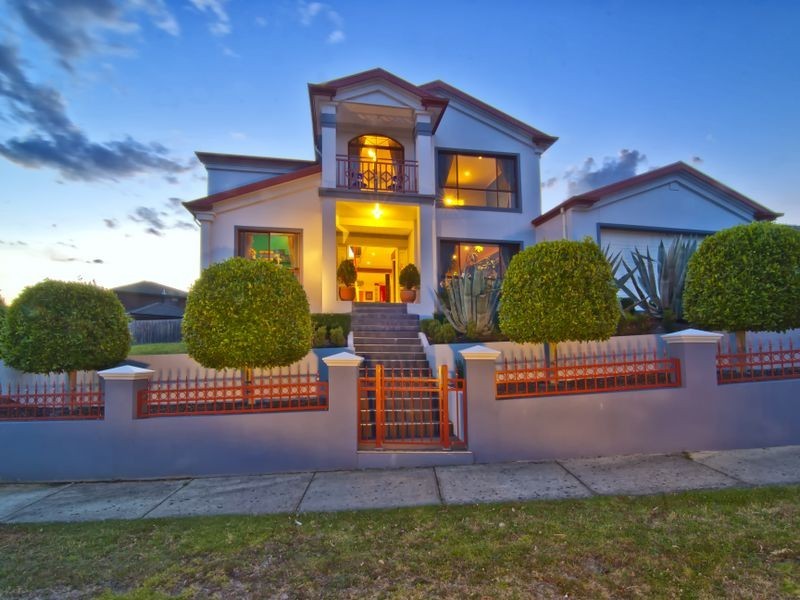 22 Sienna Crescent, Endeavour Hills VIC 3802