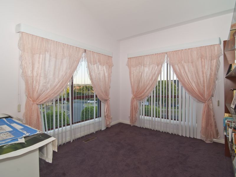 22 Sienna Crescent, Endeavour Hills VIC 3802