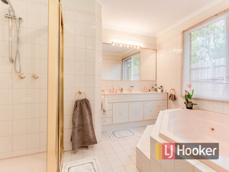 4 Reynolds Court, Endeavour Hills VIC 3802