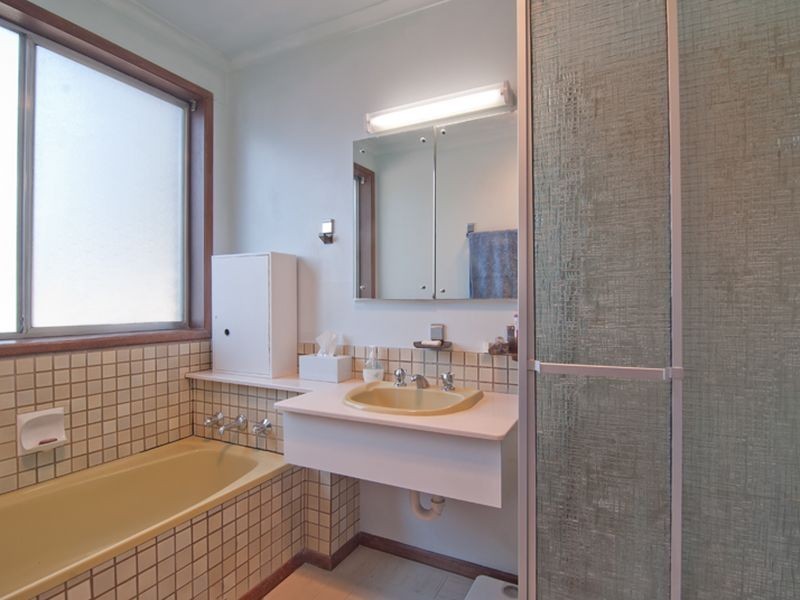 1 Hanover Court, Endeavour Hills VIC 3802