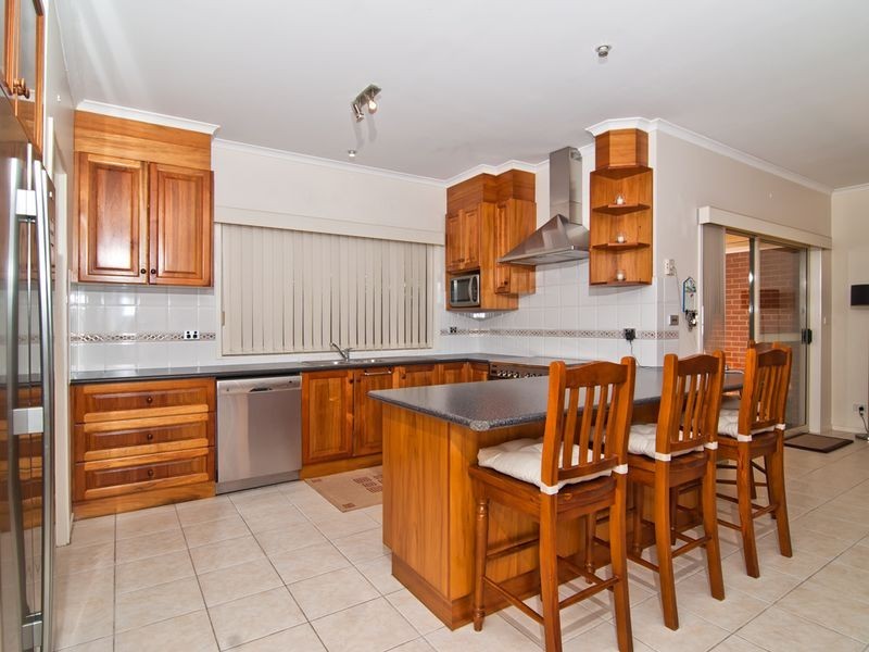 15 Wintersun Road, Berwick VIC 3806