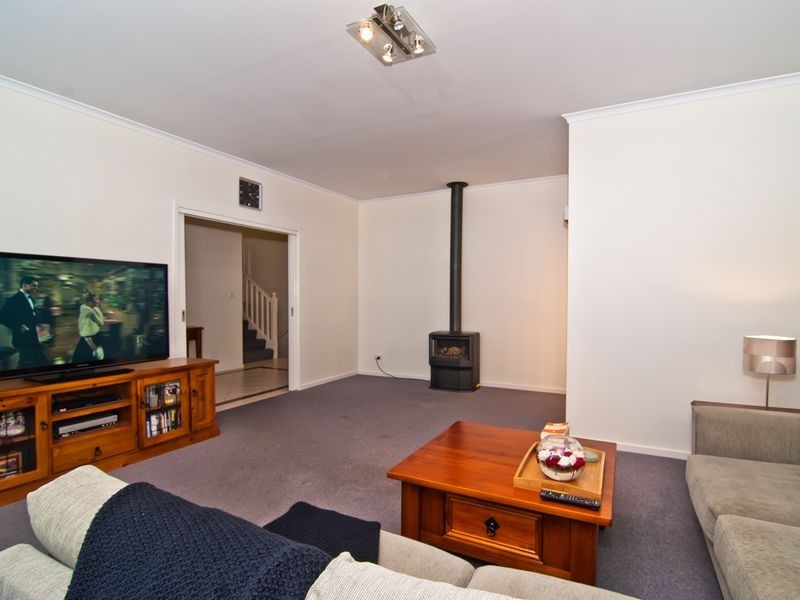 15 Wintersun Road, Berwick VIC 3806