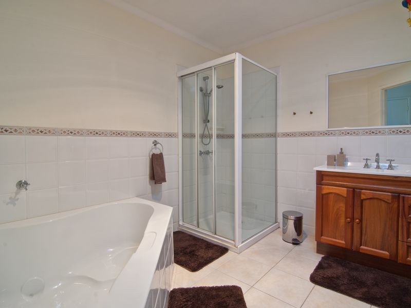 15 Wintersun Road, Berwick VIC 3806