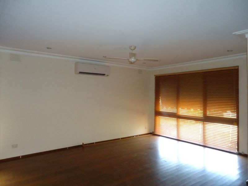 74 James Cook Drive, Endeavour Hills VIC 3802