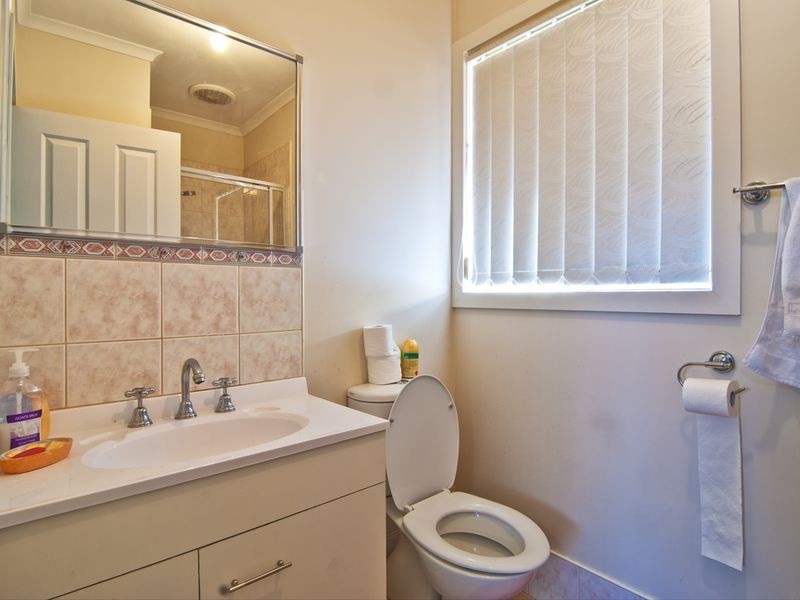 2/12 Burrows Avenue, Dandenong VIC 3175