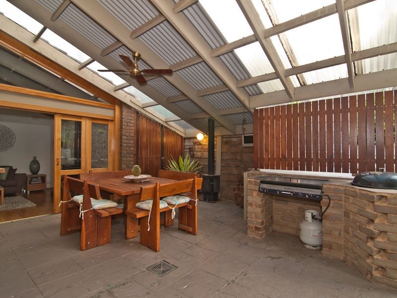 51 Daniel Solander Drive, Endeavour Hills VIC 3802