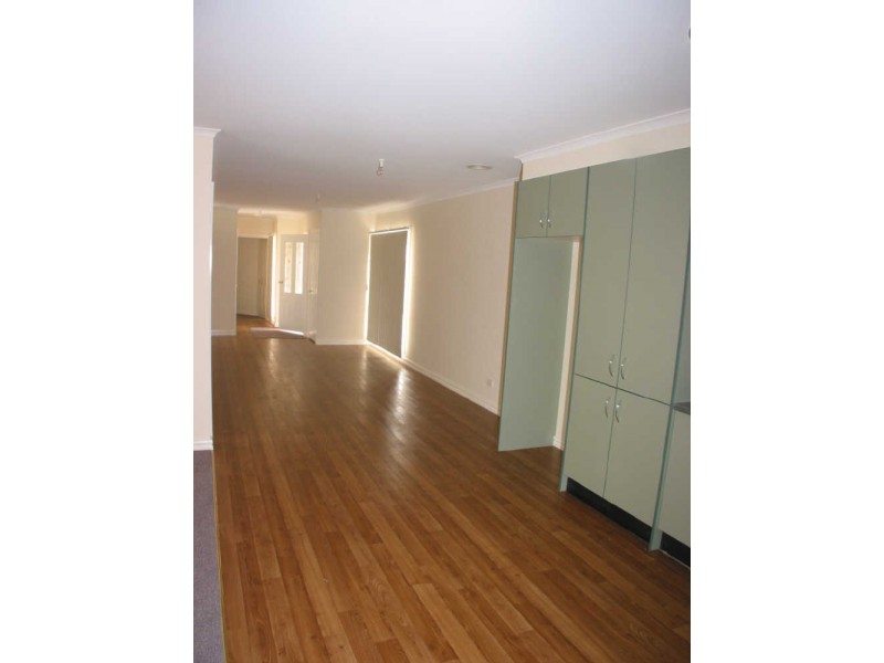 2/53 Menzies Avenue, Dandenong North VIC 3175