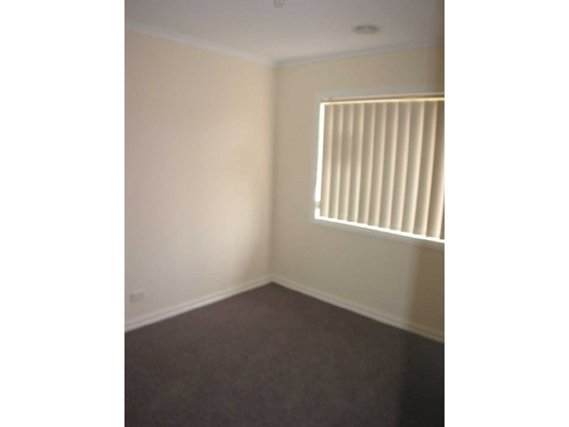 2/53 Menzies Avenue, Dandenong North VIC 3175