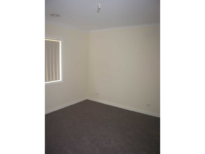 2/53 Menzies Avenue, Dandenong North VIC 3175