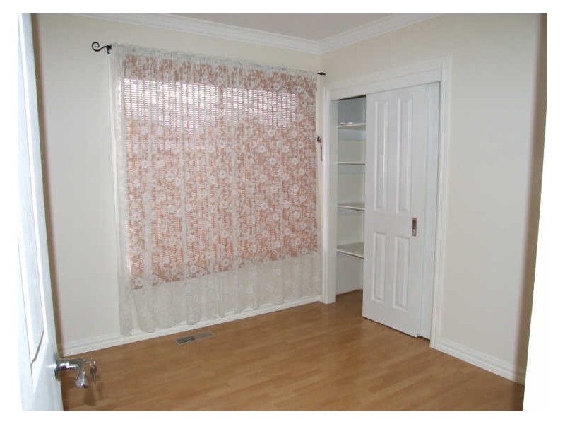 2/12 Rhoden Grove, Eumemmerring VIC 3177