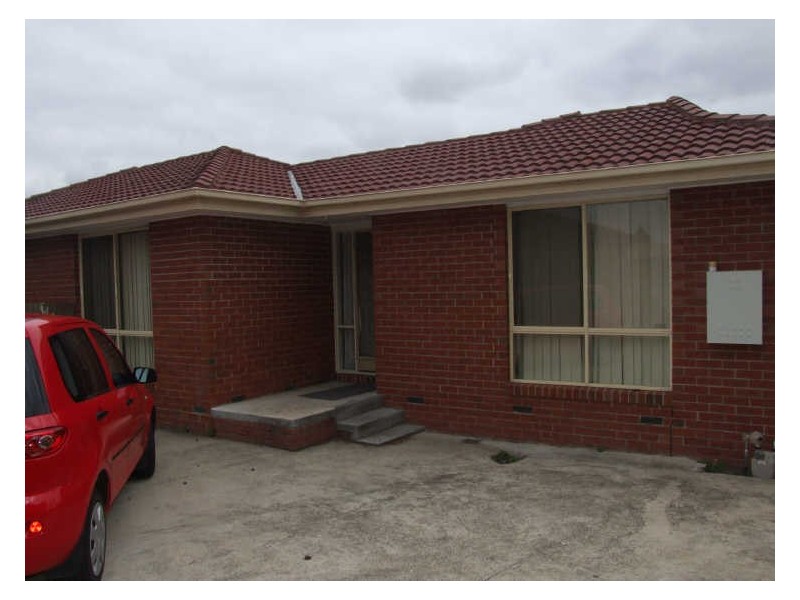 2/14 Jacinta Court, Doveton VIC 3177