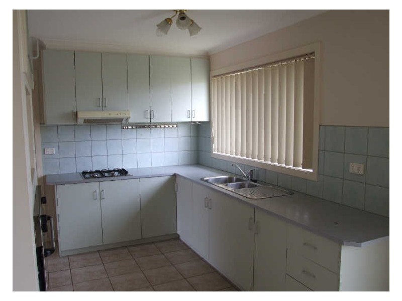 2/14 Jacinta Court, Doveton VIC 3177