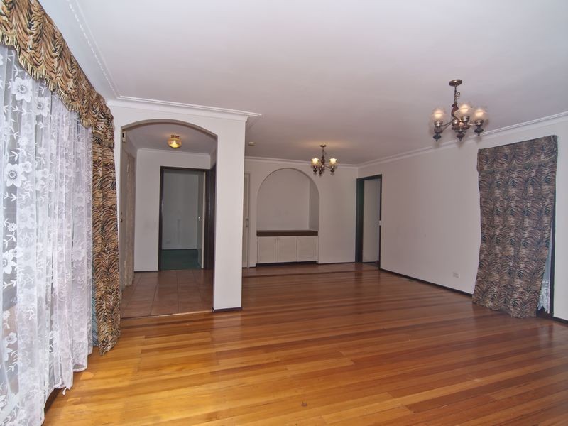 39 Chalcot Drive, Endeavour Hills VIC 3802
