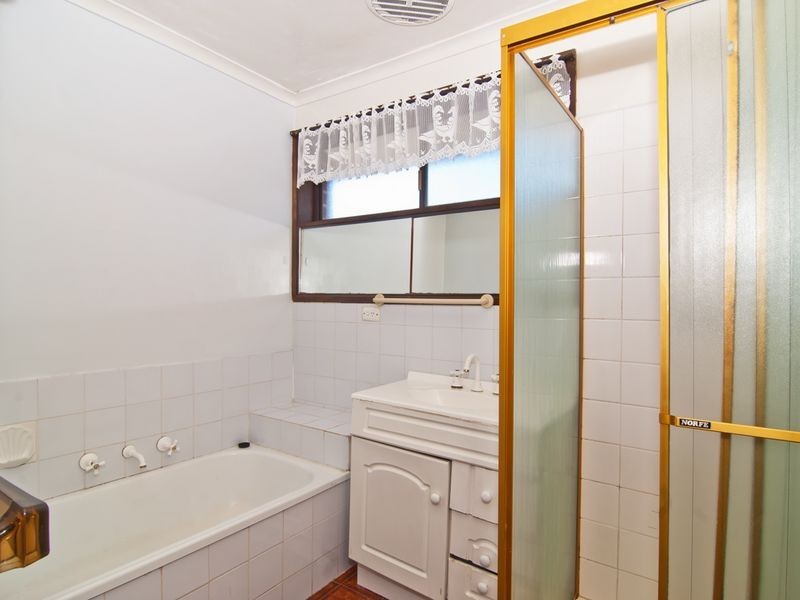 39 Chalcot Drive, Endeavour Hills VIC 3802